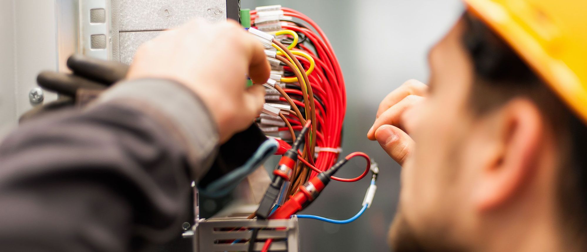 How To Choose The Best Commercial Electrical Contractors In Winnipeg